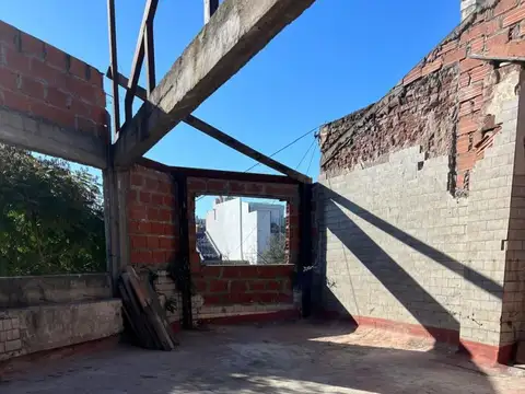 LOTE PROPIO CON SALIDA A 2 CALLES  A MTS  PLAZA ARENALES