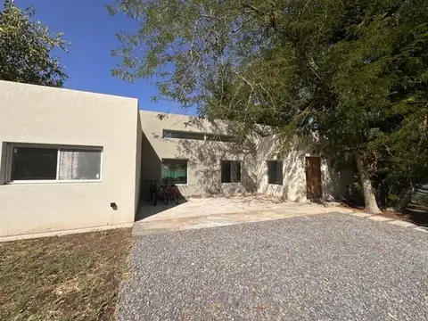 Casa en venta o alquiler anual en Barrio El Aromo - Loma Verde - Escobar