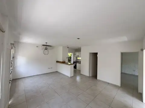 Depto Tipo Casa en Venta en City Bell, USD 129.000