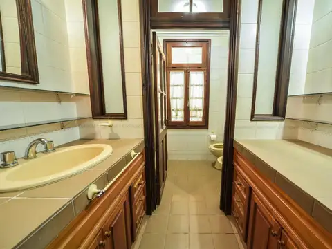 J. C. Paz   900 Alberdi