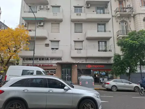 Edificio Antiguo.Av Rivadavia.Cerca de todo