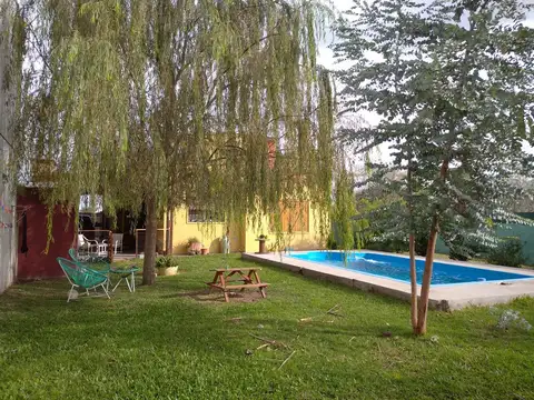 Casa en Venta con 2 cocheras