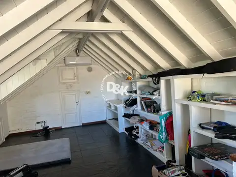 Casa en Alquiler con 2 cocheras