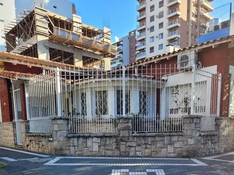 Casa en venta ideal para emprendimiento en Quilmes centro