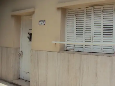 CASA AMERICANA DE 4 AMB SOLO USO PROFESIONAL