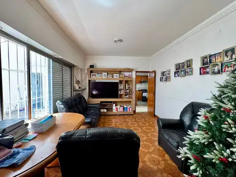 VENTA PH 5 DORMITORIOS 2 PATIOS PURA LUZ Y CALIDAD