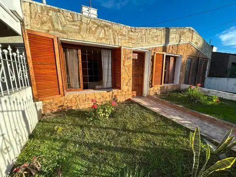 VENTA Casa 3 DORMITORIOS GALPON PARQUE DEAN FUNES