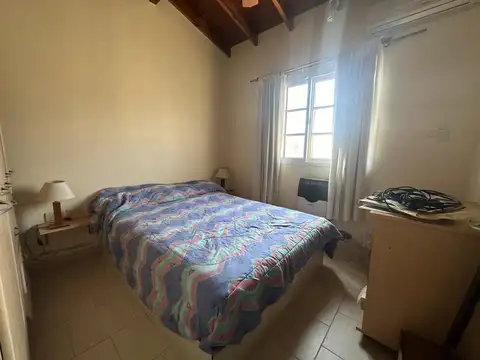Casa de 2 dormitorios en calle Castelli