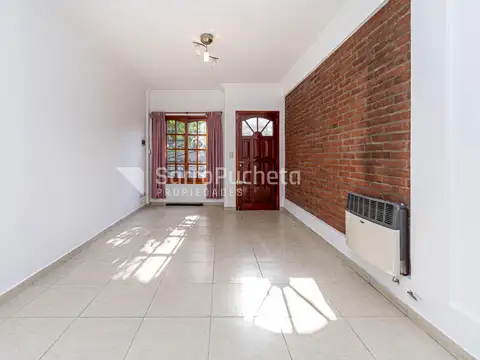 Depto Tipo Casa en Venta en Haedo Sur, USD 105.000