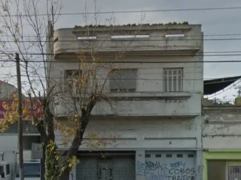 Avenida Hipólito Yrigoyen 800