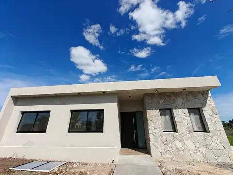 Casa en venta en Pilar del Este Santa Sofia