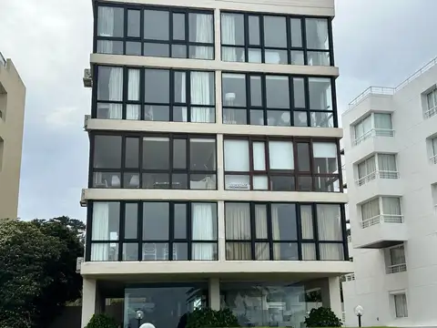 Edificio panorama VII parada 12 de la brava
