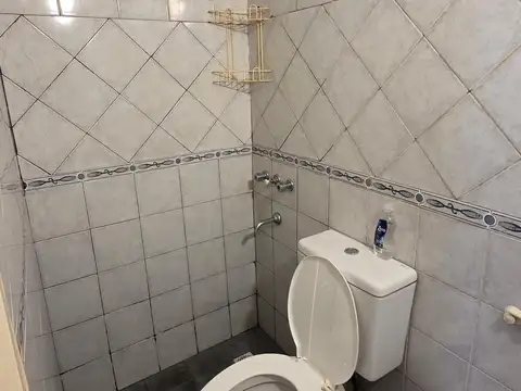 Depto Tipo Casa en Alquiler en Carapachay, $ 420.000