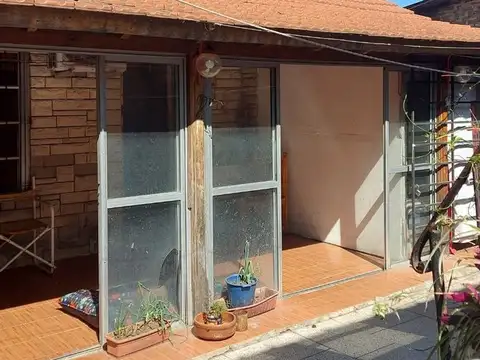 VENTA CASA MULTIFAMILIAR CASTELAR