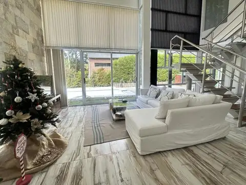 Casa 4 ambientes con 4 baños