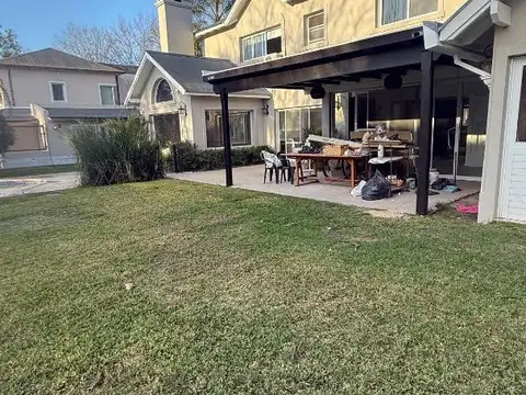 Casa en Alquiler de 4 dormitorios