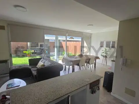 Casa en Alquiler de 3 dormitorios