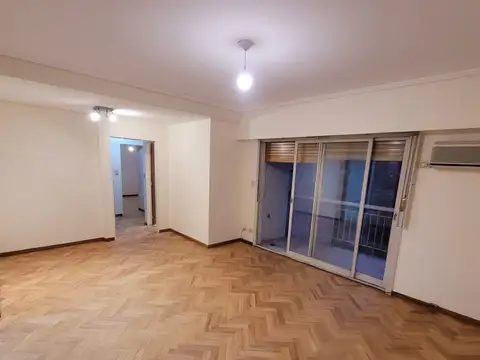 Excelente Piso 4 Amb Balcon Y Cochera S/cubierta. 82 Mts. Diaz Colodrero 2500. V Urquiza.
