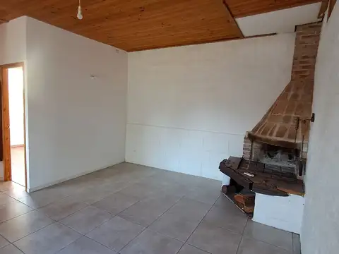 Casa 3 ambientes con 1 baño