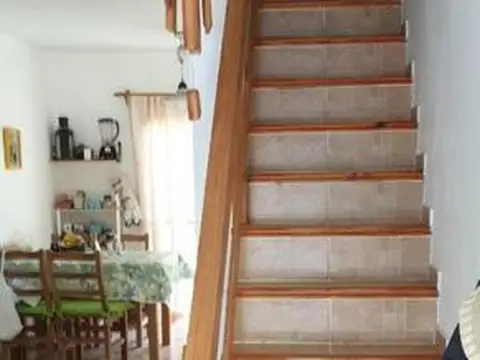 Depto Tipo Casa 4 ambientes con 2 baños