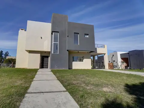 Casa en Alquiler en San Vicente, USD 1.500