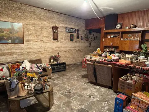 Casa en Venta con 3 cocheras
