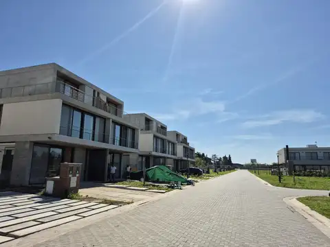 BARRIO CERRADO EL OLIVAR PILAR