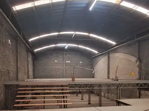 Alquiler depósito en Areco