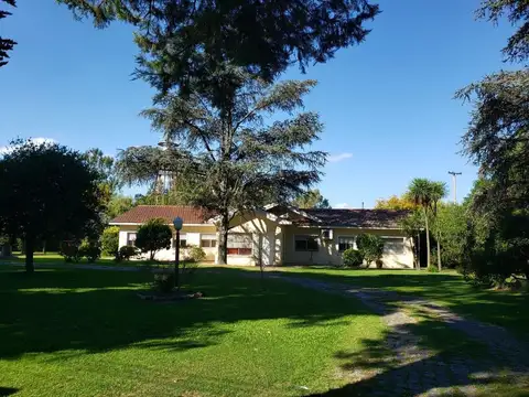 VENTA CASA QUINTA FLORENCIO VARELA
