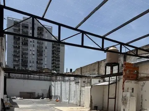 Deposito alquiler 540m2. Mixtura de uso 3. Villa Del Parque. Ideal distribucion y venta.