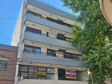 Oficina en Alquiler en Moron Sur, $ 1.500.000