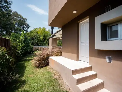 Casa en Alquiler Temporal con 2 cocheras