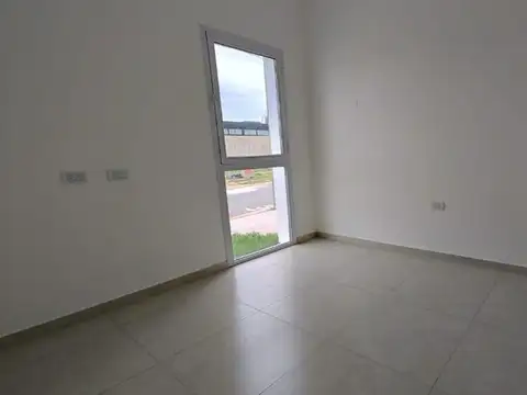 SE VENDE Duplex a Estrenar en Quebradas de Manantiales