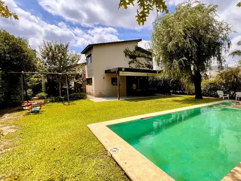 venta Casa en Cadaques (Funes Hills)