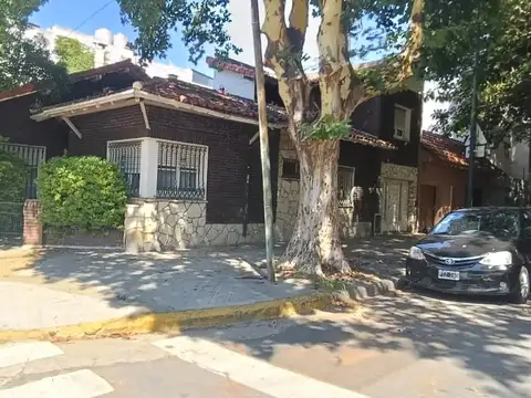 Casa tipo chalet en esquina