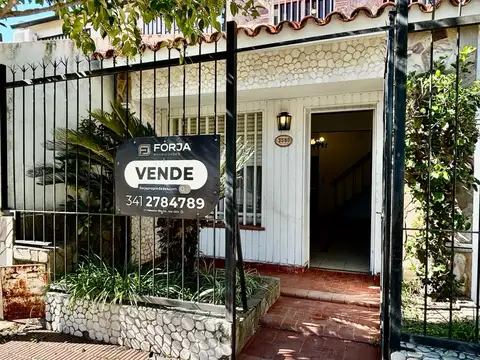 Casa de 4 dormitorios con cochera | Apto Credito Hipotecario