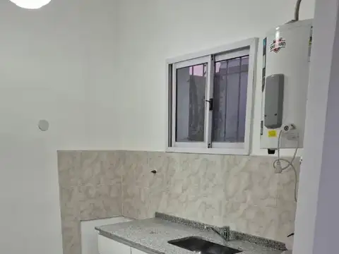 Rivadavia 23800, Piso 1