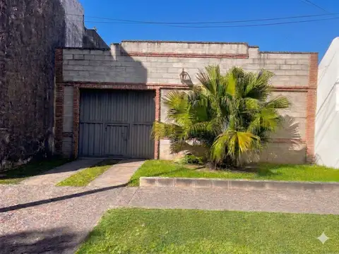 VENTA LOTE Y GALPÓN BARRIO ROGELIO MARTINEZ 462 M2