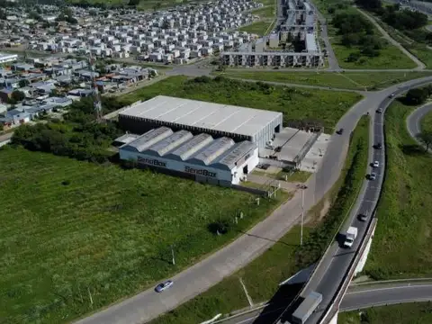 Nave 1.500 m2 - Circunvalación y Autopista a Santa Fe