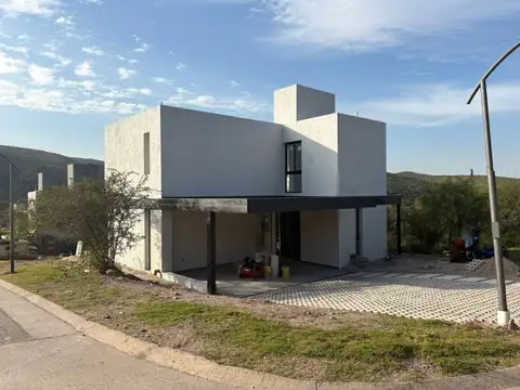 Casa 3 dormitorios Colinas de la Deseada