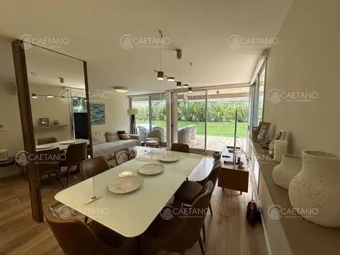 Venta apartamento 3 dormitorios. Playa mansa, Punta del Este.