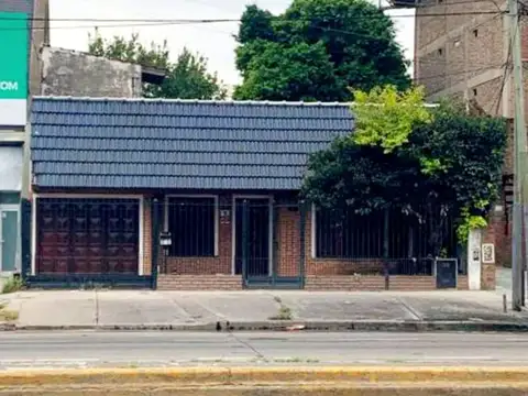 Avenida Hipólito Yrigoyen