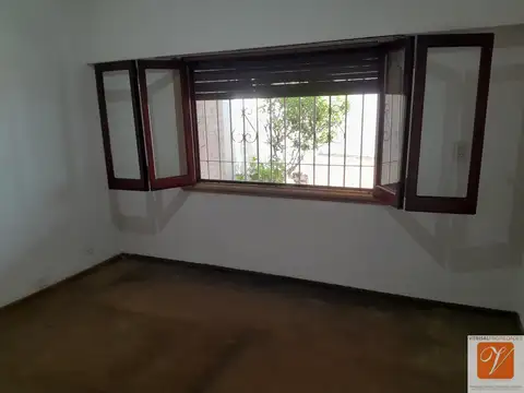 Casa en venta c/ cochera en Villa Ballester