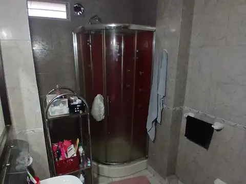 Departamento  4 amb tipo p.h al fte con balcon y terraza con quincho
