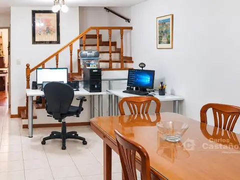 Exc Duplex 3 Amb con Fondo, Play-Room y Entrada de auto