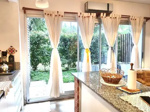 Venta Departamento PB c/jardin y Cochera