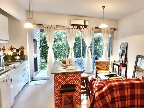 Venta Departamento PB c/jardin y Cochera