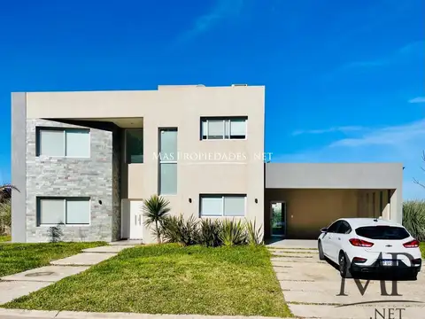 Casa en venta en Canning Barrio Santa Inés 4 Ambientes