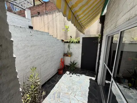 Depto Tipo Casa en Venta en Parque Chacabuco, USD 105.000