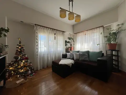 PH 3 ambiente con patio y cochera